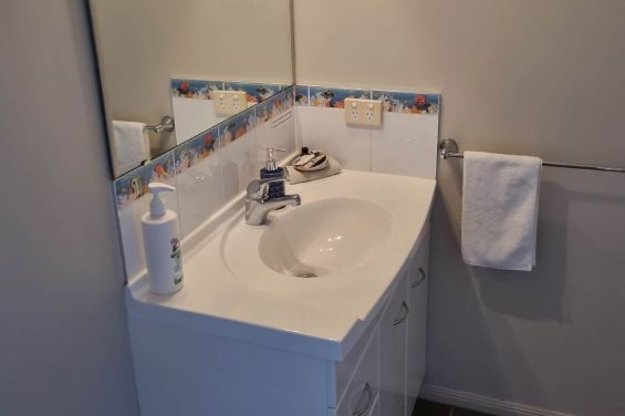 The Shipwreck Suite - bathroom